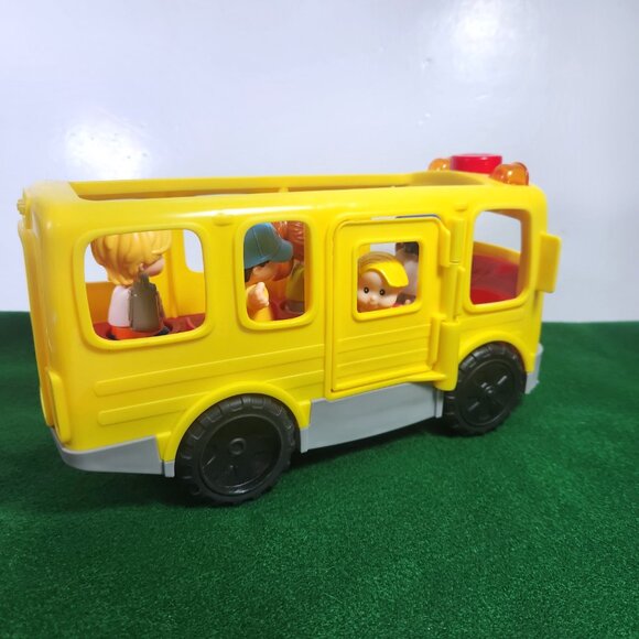 Fisher Price Little People School Bus with 5 Figures 2016 Lights Sounds - Picture 6 of 11